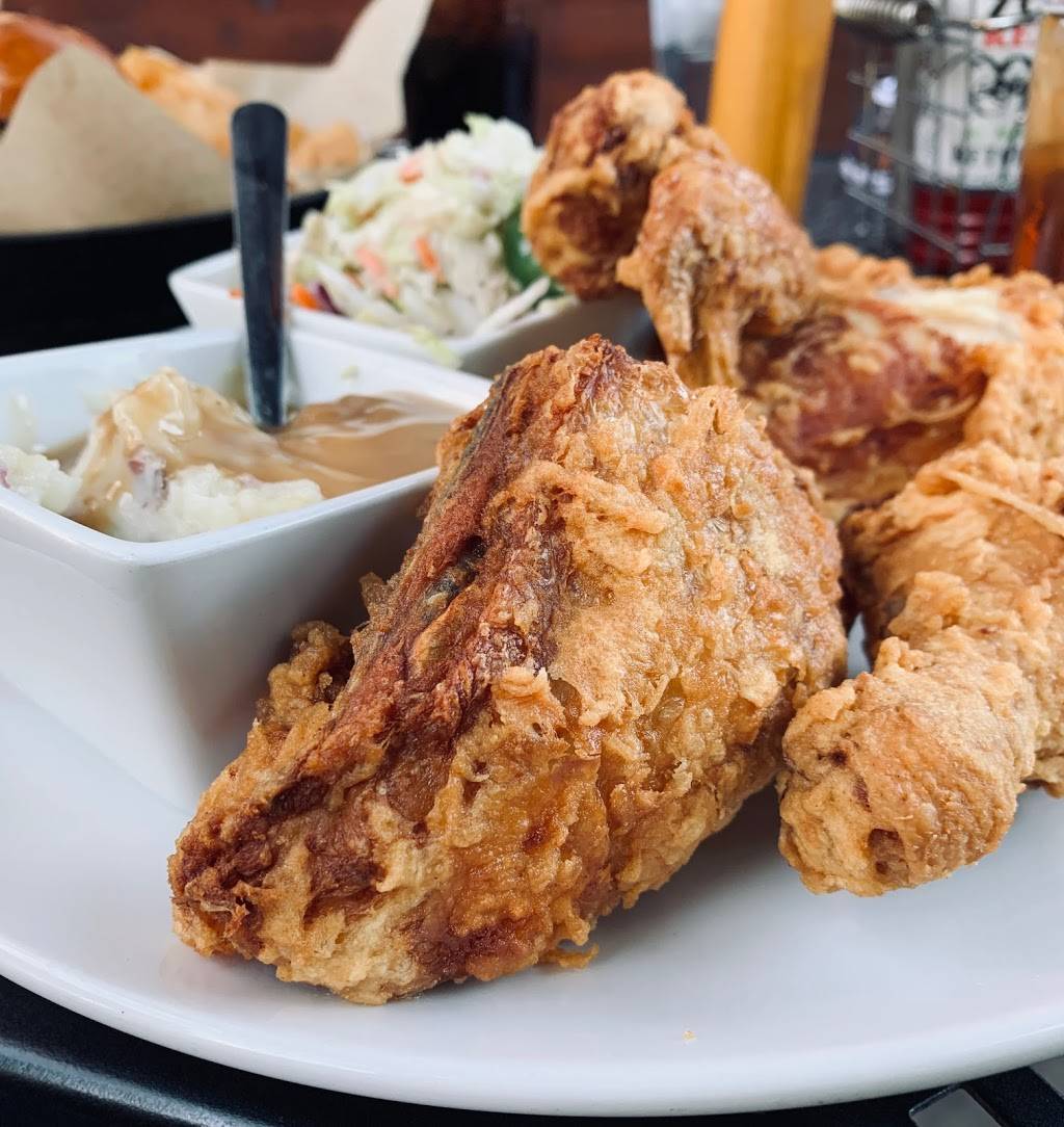 The Howe Daily Kitchen & Bar | restaurant | 3675 Minnehaha Ave South, Minneapolis, MN 55406, USA | 6127293663 OR +1 612-729-3663