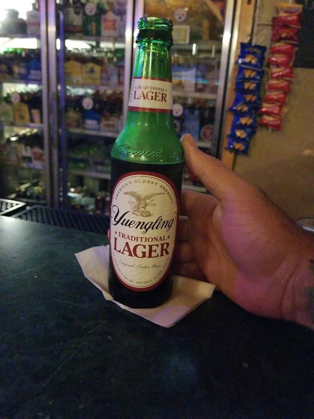 The Cabin Bar N Grille | restaurant | 918 S Center Ave, Hunker, PA 15639, USA | 7249251391 OR +1 724-925-1391