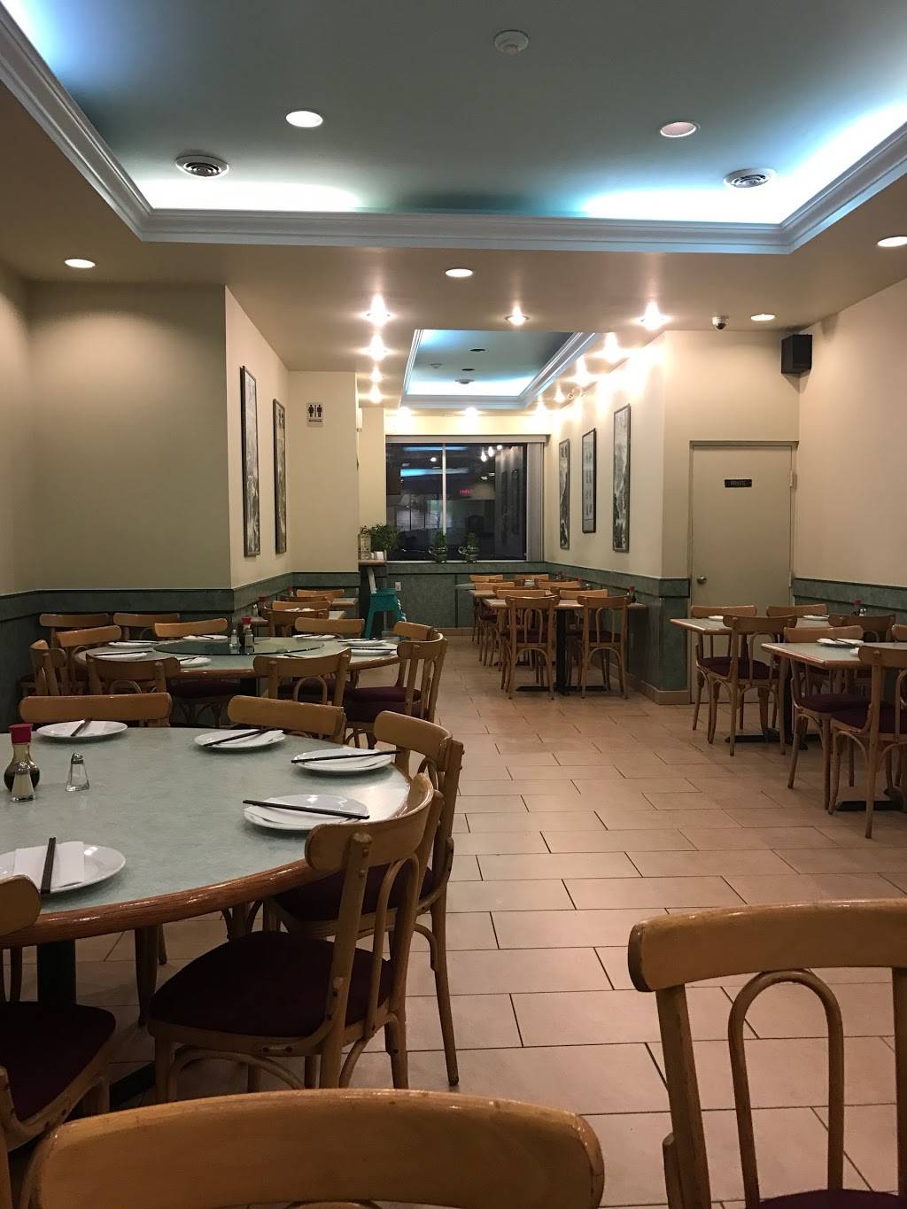 Woks-Taste Chinese Restaurant 和味 | meal takeaway | 16 Carden St, Guelph, ON N1H 3A2, Canada | 5198221400 OR +1 519-822-1400