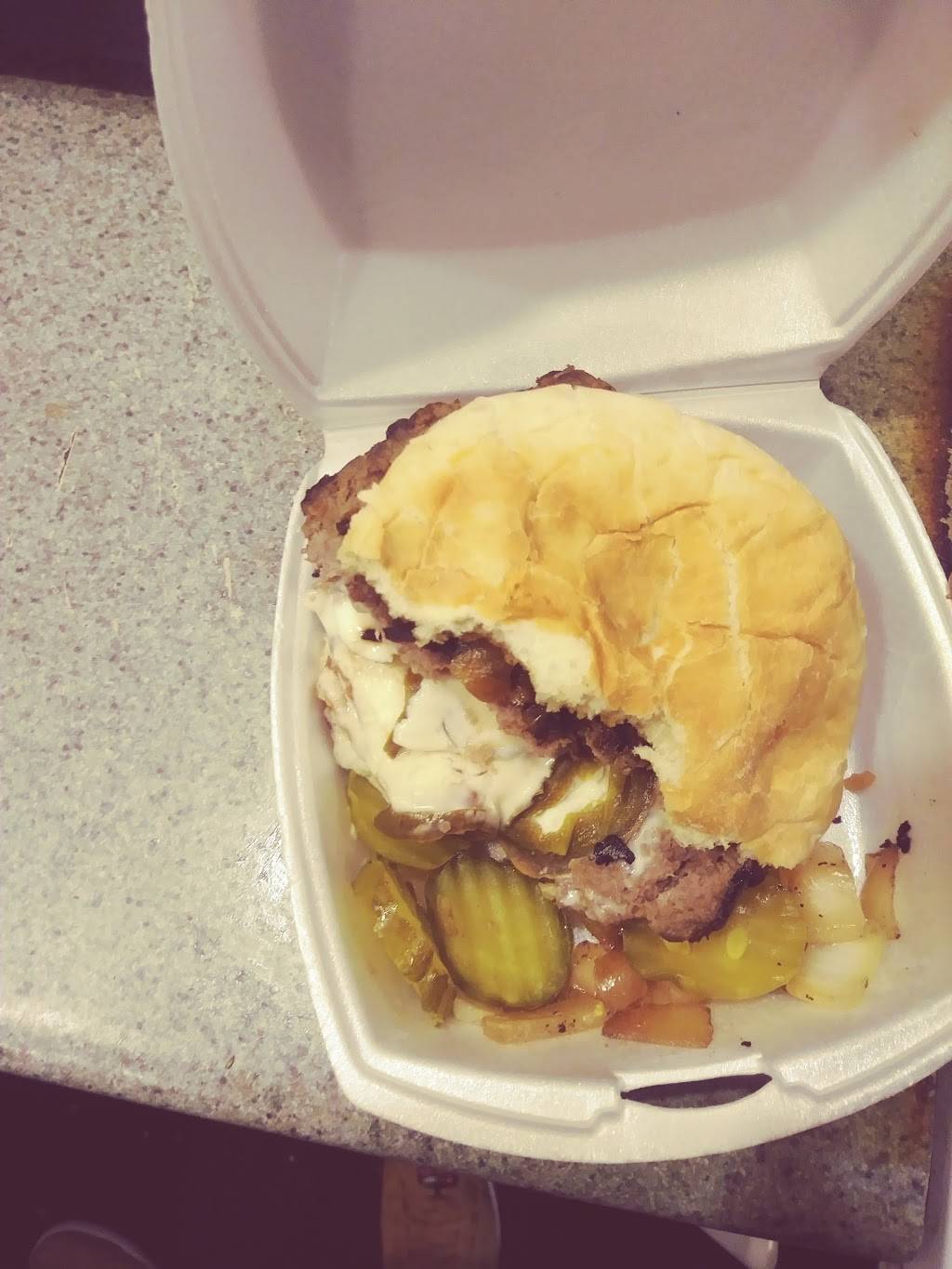 Sub Queen | restaurant | 1459 Stratford Ave, Bridgeport, CT 06607, USA | 2035405357 OR +1 203-540-5357