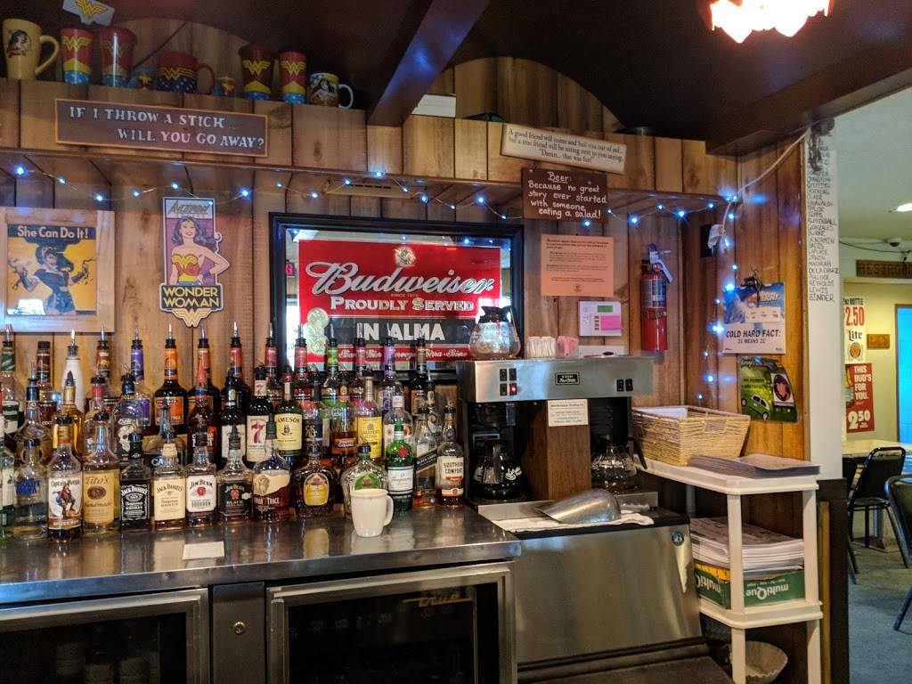 CrossRoads Bar & Grill | restaurant | 5957 N State Rd, St. Louis, MI 48880, USA | 9894638541 OR +1 989-463-8541