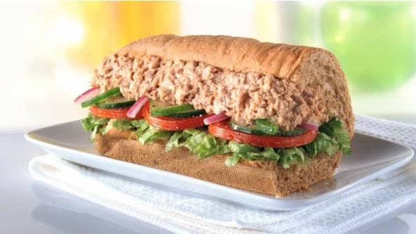 Subway | meal takeaway | 3190 Hawthorne Rd, Ottawa, ON K1G 5H5, Canada | 6132499698 OR +1 613-249-9698