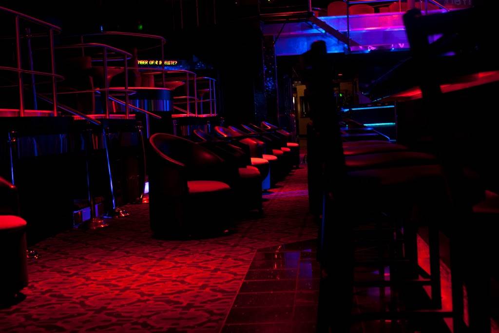 Delilahs | night club | 100 Spring Garden St, Philadelphia, PA 19123, USA | 2156252800 OR +1 215-625-2800