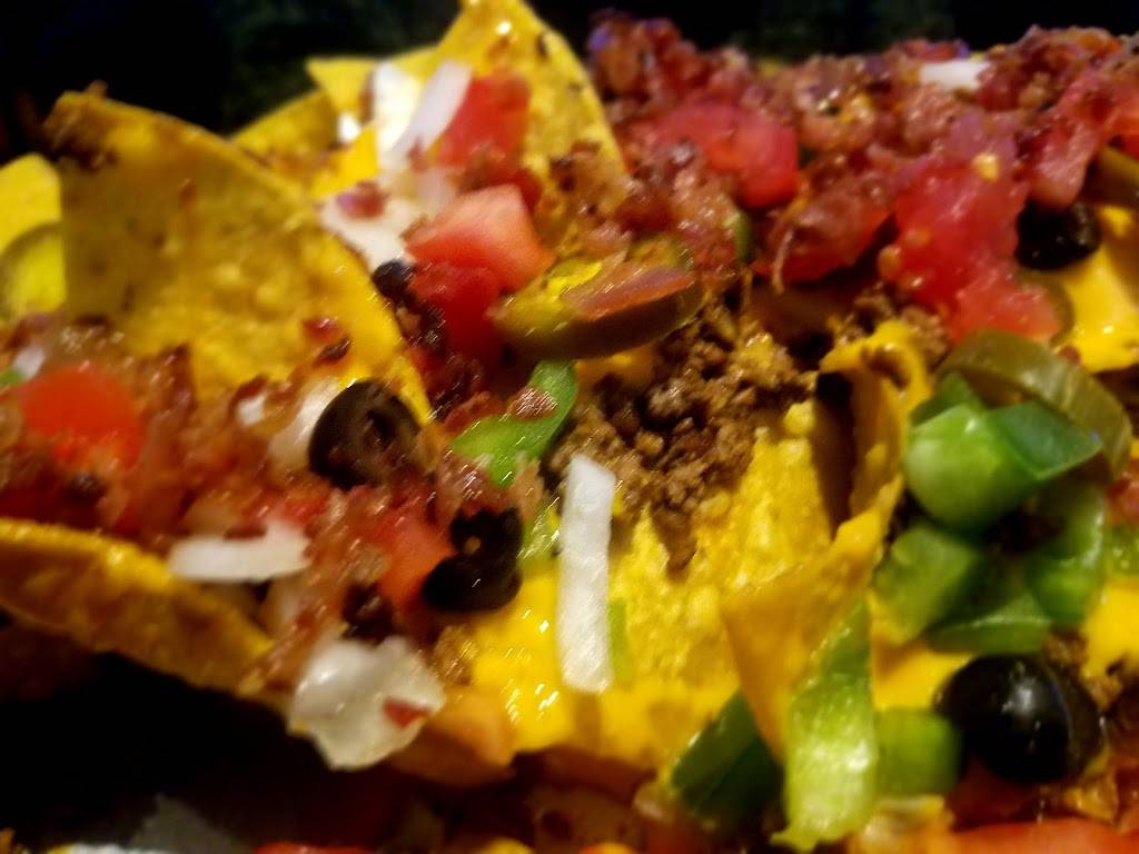 Wiseguys Bar & Grill | restaurant | 37208 Harper Ave, Clinton Twp, MI 48036, USA | 5869616510 OR +1 586-961-6510