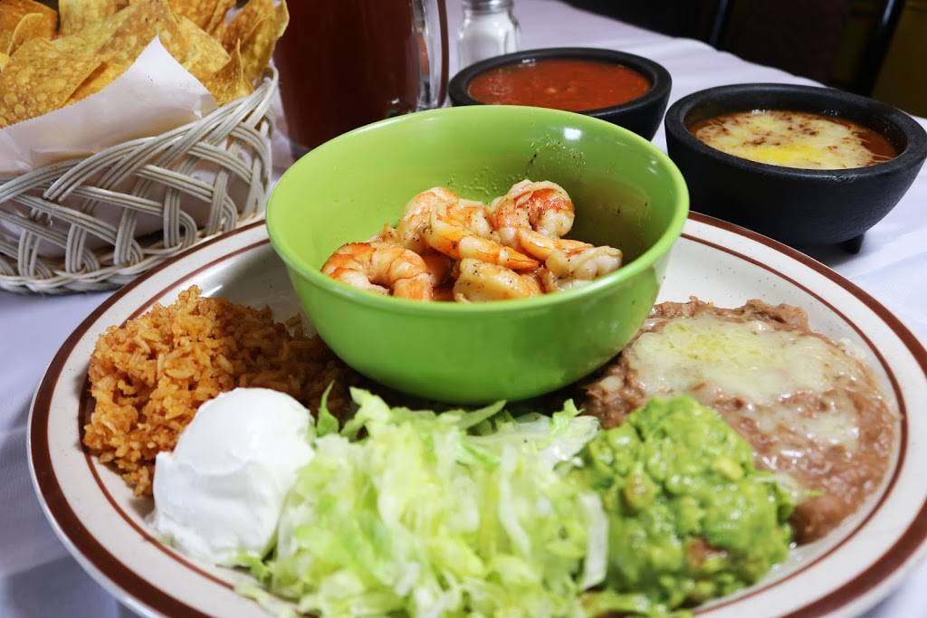 La Villa Restaurant | restaurant | 57 E 11th St, Tracy, CA 95376, USA | 2098325032 OR +1 209-832-5032