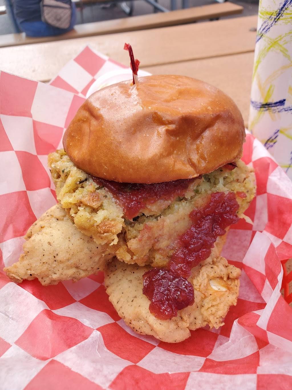 Jennas Drive-in | restaurant | 269 Park Ave, Weymouth, MA 02190, USA | 7813370823 OR +1 781-337-0823