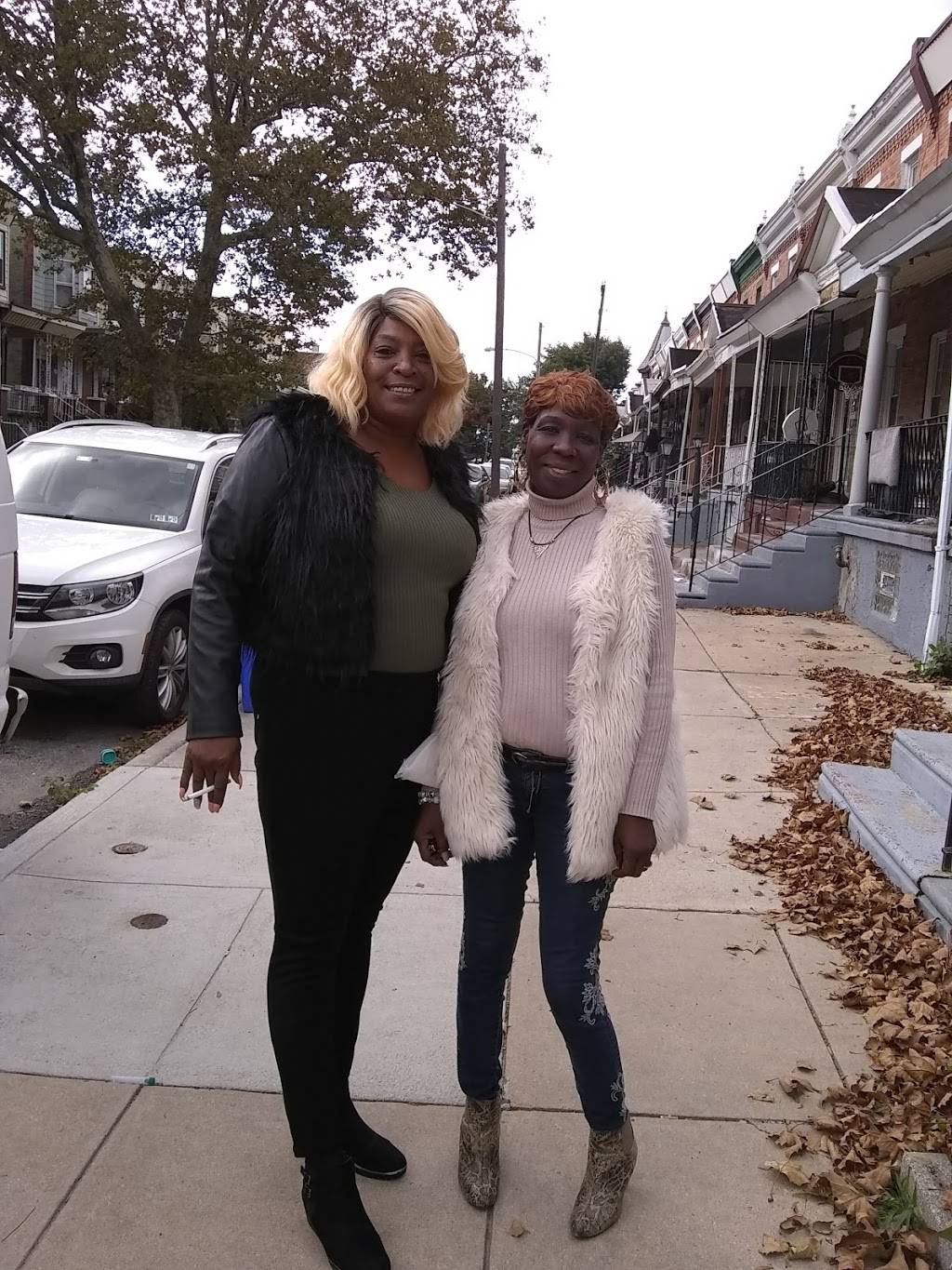 Justins Snack Corner | meal takeaway | 601 S 52nd St, Philadelphia, PA 19143, USA | 2154743509 OR +1 215-474-3509