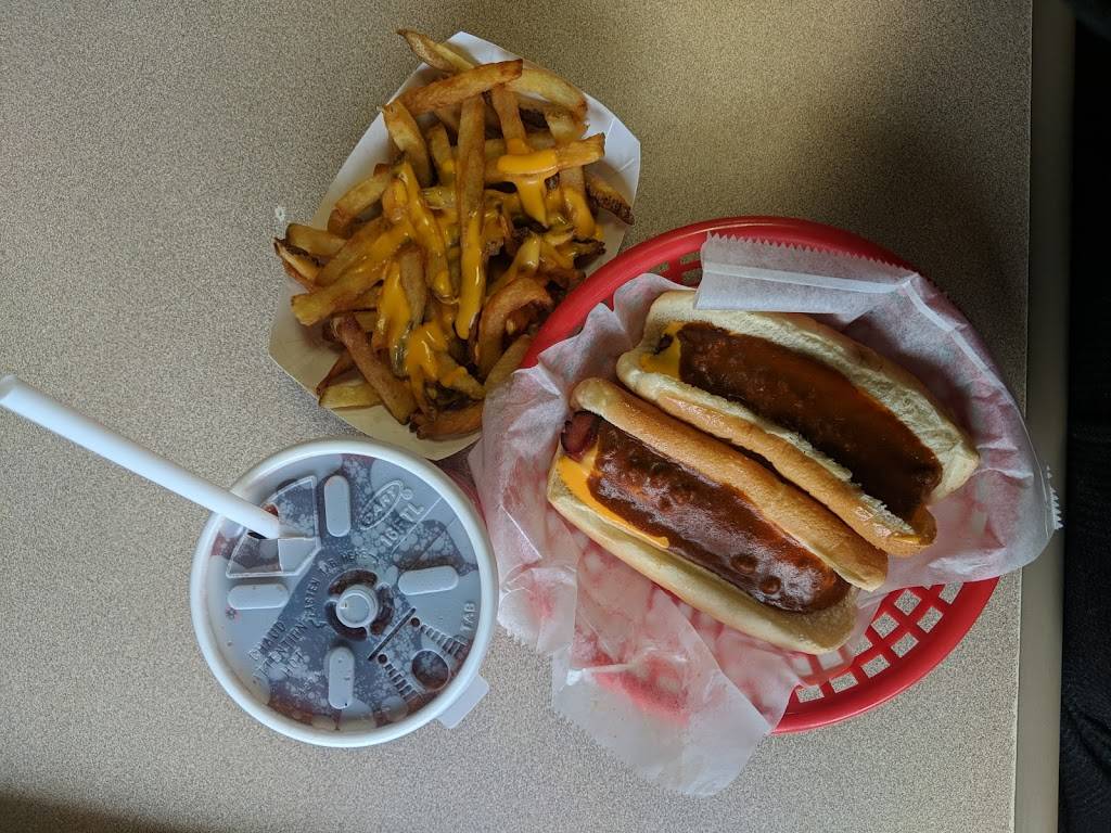 Hot Dog Shoppe | restaurant | 320 Market St, East Liverpool, OH 43920, USA | 3303866688 OR +1 330-386-6688