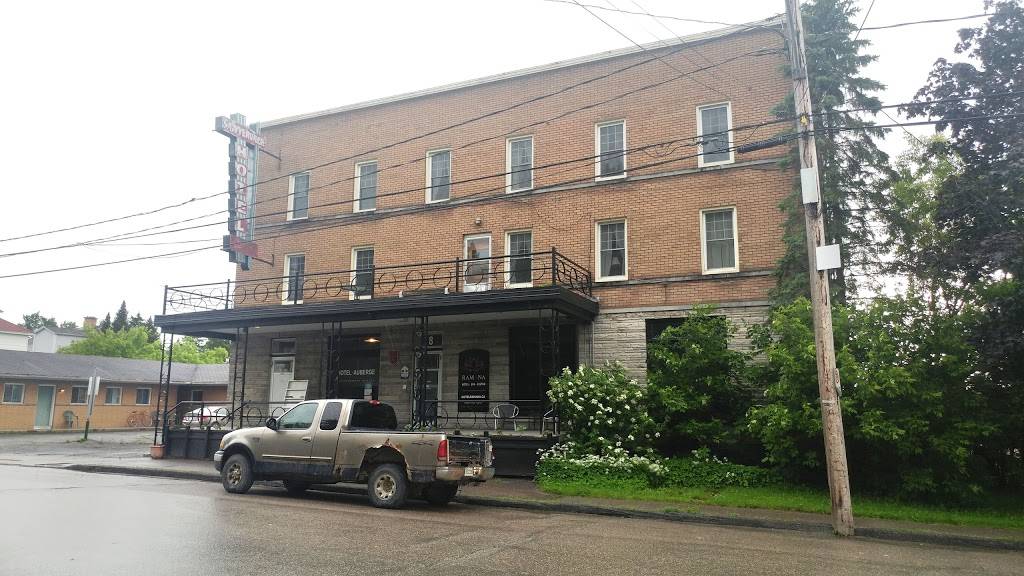Hotel Motel Sawyerville | restaurant | 18 Rue Principale N, Sawyerville, QC J0B 3A0, Canada | 8198892967 OR +1 819-889-2967