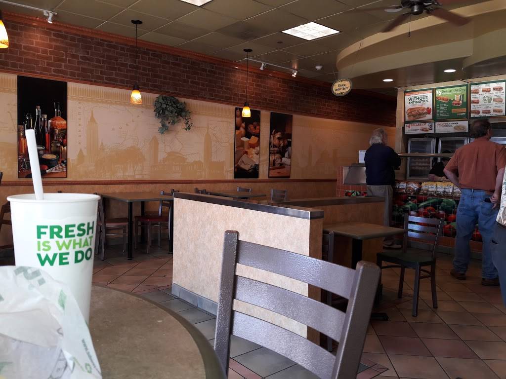 Subway | restaurant | 1117 S Cloverdale Blvd, Cloverdale, CA 95425, USA | 7078949391 OR +1 707-894-9391