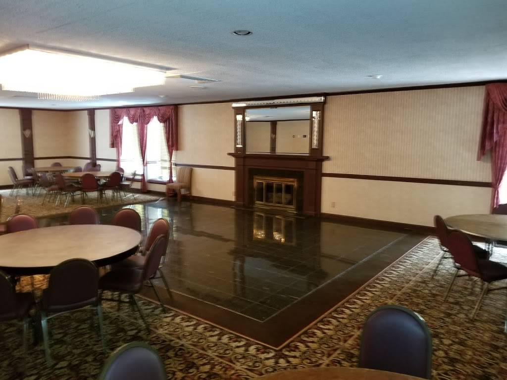 Gratiot Huddle Sports Bar & Grill | restaurant | 31327 Gratiot Ave, Roseville, MI 48066, USA | 5862934500 OR +1 586-293-4500