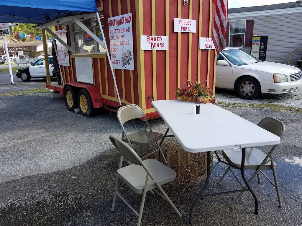Brendas BBQ Smoke Shack | restaurant | 75 E Main St, Beattyville, KY 41311, USA | 6062720969 OR +1 606-272-0969