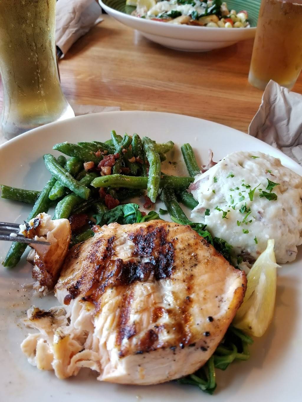 Applebees Grill + Bar | restaurant | 21 E Main St, Alhambra, CA 91801, USA | 6265764621 OR +1 626-576-4621