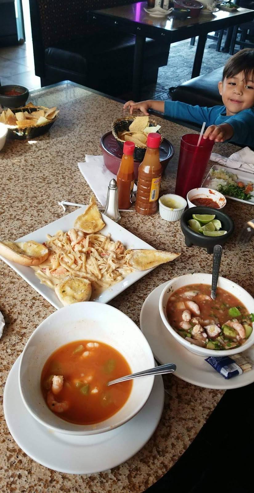 Mariscos El Barco Mexican Restaurant | restaurant | 1390 W 6th St #112, Corona, CA 92882, USA | 9513729000 OR +1 951-372-9000
