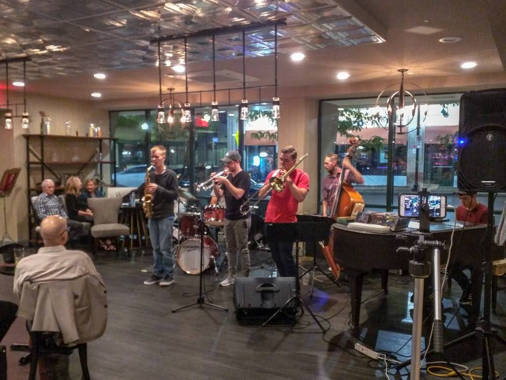 Wallaces Whiskey Room & Kitchen | restaurant | 123 N Highland Ave, Pittsburgh, PA 15206, USA | 4126650555 OR +1 412-665-0555