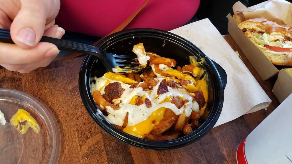 Arbys | restaurant | 10 Main St, Dubuque, IA 52001, USA | 5635570531 OR +1 563-557-0531