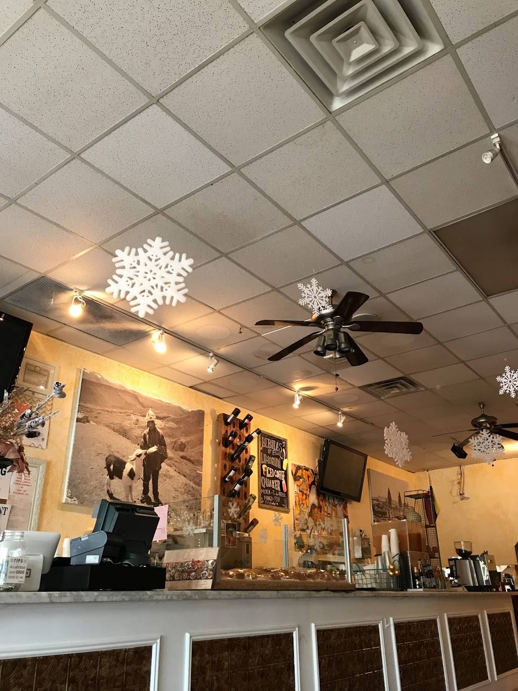 Leticias | restaurant | 40-32 National St, Corona, NY 11368, USA | 7185778180 OR +1 718-577-8180