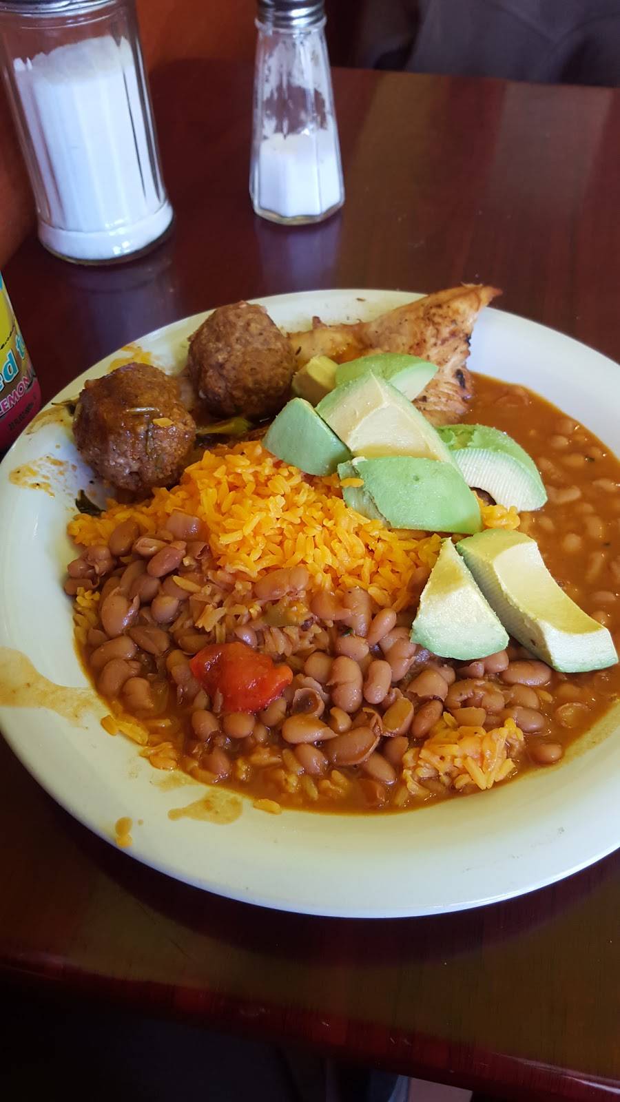 Quetzal | restaurant | 6420 17th Ave, Brooklyn, NY 11204, USA | 7186214000 OR +1 718-621-4000