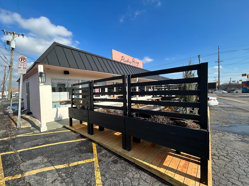 Pinky Ring Pizza | restaurant | 414 Gallatin Pike S, Madison, TN 37115, USA | 6154817693 OR +1 615-481-7693