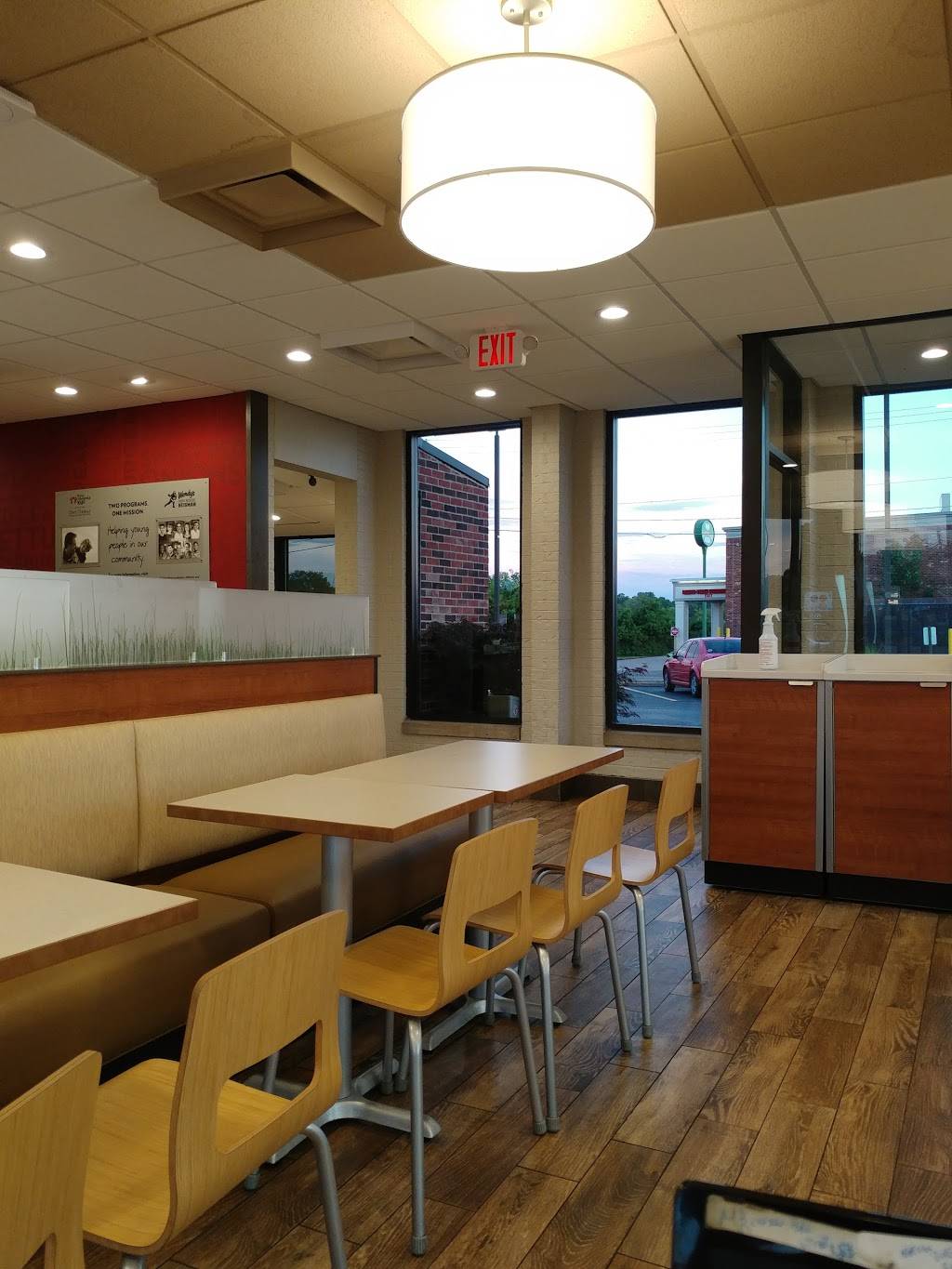 Wendys | restaurant | 11960 Lebanon Rd, Sharonville, OH 45241, USA | 5137693742 OR +1 513-769-3742