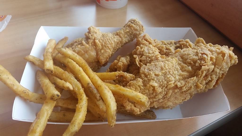 Popeyes Louisiana Kitchen | restaurant | 2616 Parkway, Pigeon Forge, TN 37863, USA | 8653654699 OR +1 865-365-4699