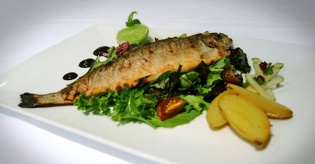 Restaurant Yas | restaurant | 5563 Chemin Upper Lachine, Montréal, QC H4A 2A7, Canada | 5144830303 OR +1 514-483-0303