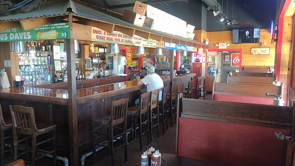 Famous Daves Bar-B-Que | meal takeaway | 2911 Mall Dr, Eau Claire, WI 54701, USA | 7158352227 OR +1 715-835-2227