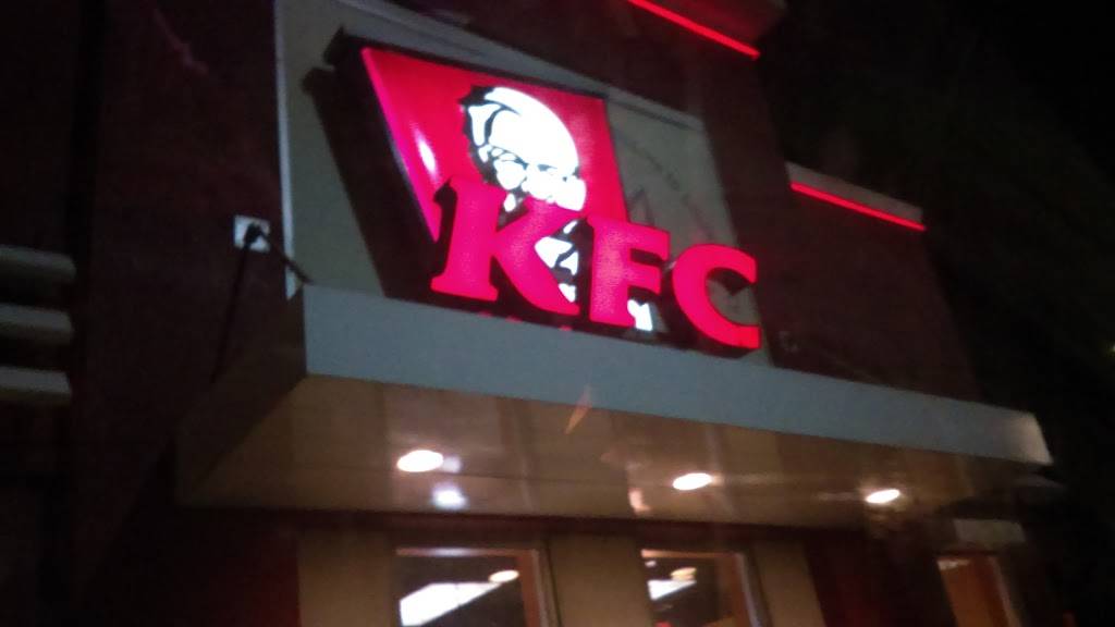 Captain Ds | restaurant | 10101 Dixie Hwy, Louisville, KY 40272, USA | 5029357350 OR +1 502-935-7350