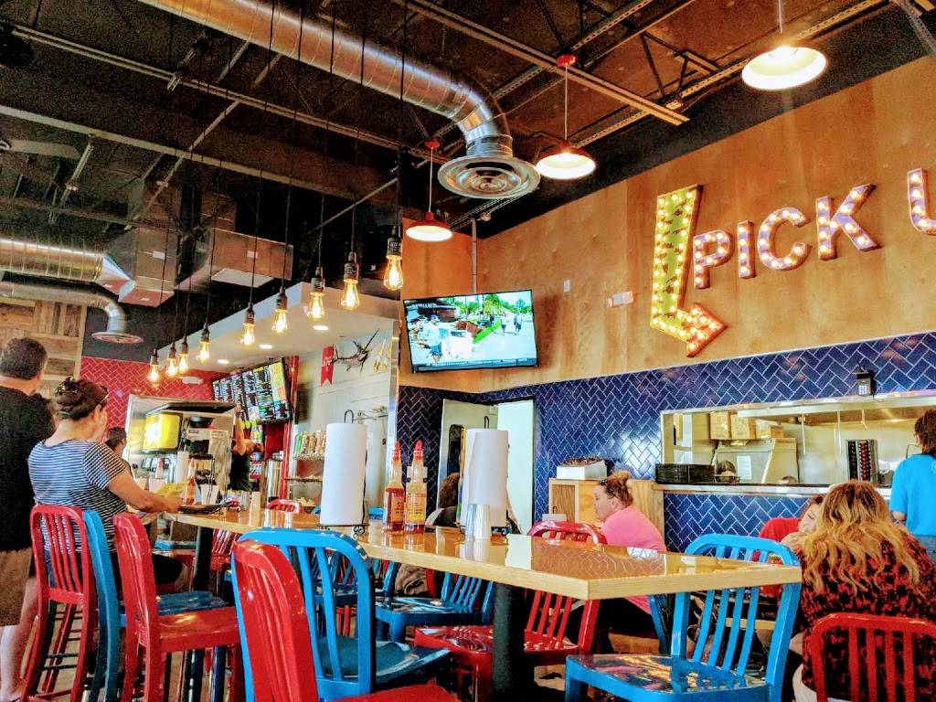 Fuzzys Taco Shop | restaurant | 6010 Azle Ave, Fort Worth, TX 76135, USA | 8172378292 OR +1 817-237-8292