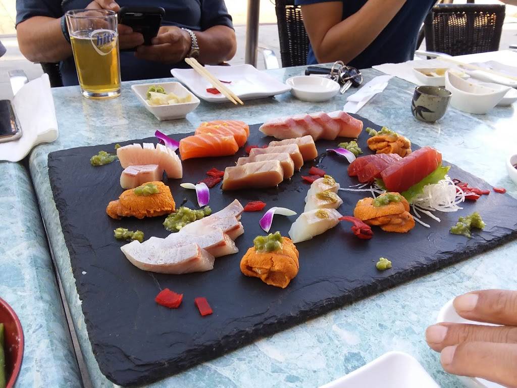 Starfish Sushi | restaurant | 5600 Wilshire Blvd, Los Angeles, CA 90036, USA | 3239335600 OR +1 323-933-5600