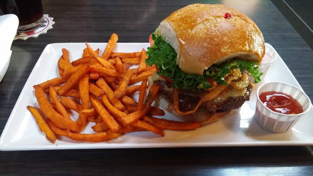 BEERWORKS No. 2 Salem | restaurant | 278 Derby St, Salem, MA 01970, USA | 9787452337 OR +1 978-745-2337