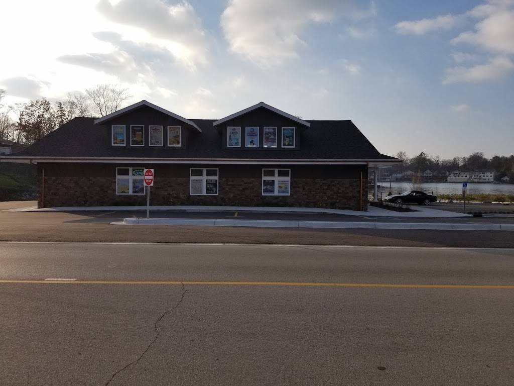 Waypoint Dock & Spirits | restaurant | 187 S 3rd Ave, Fruitport, MI 49415, USA | 2316810413 OR +1 231-681-0413