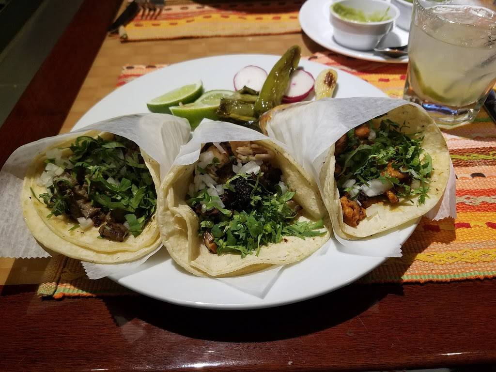 Juquila Kitchen and Bar | restaurant | 39-05 29th St, Long Island City, NY 11101, USA | 7184820033 OR +1 718-482-0033