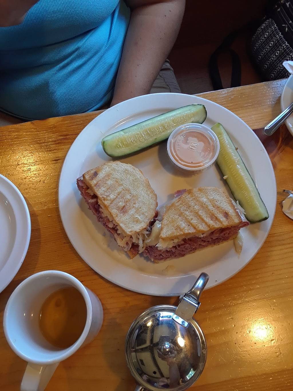 The Bronx Deli | restaurant | 247 S Telegraph Rd, Pontiac, MI 48341, USA | 2486815555 OR +1 248-681-5555