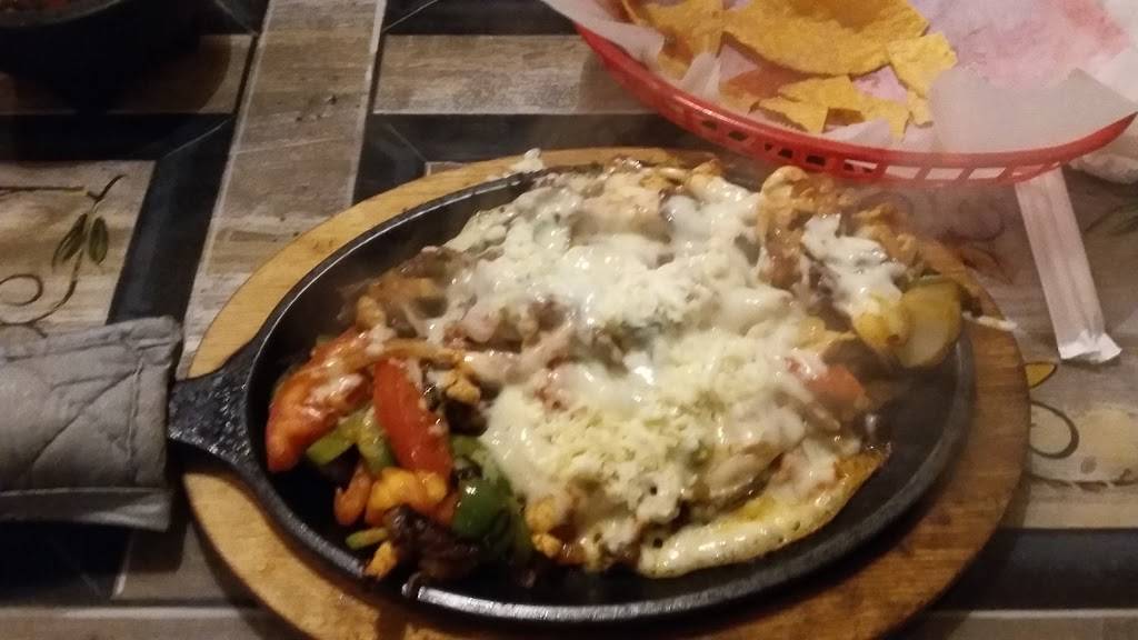 Real Hacienda | restaurant | 3728 Wabash Ave, Terre Haute, IN 47803, USA | 8122342242 OR +1 812-234-2242