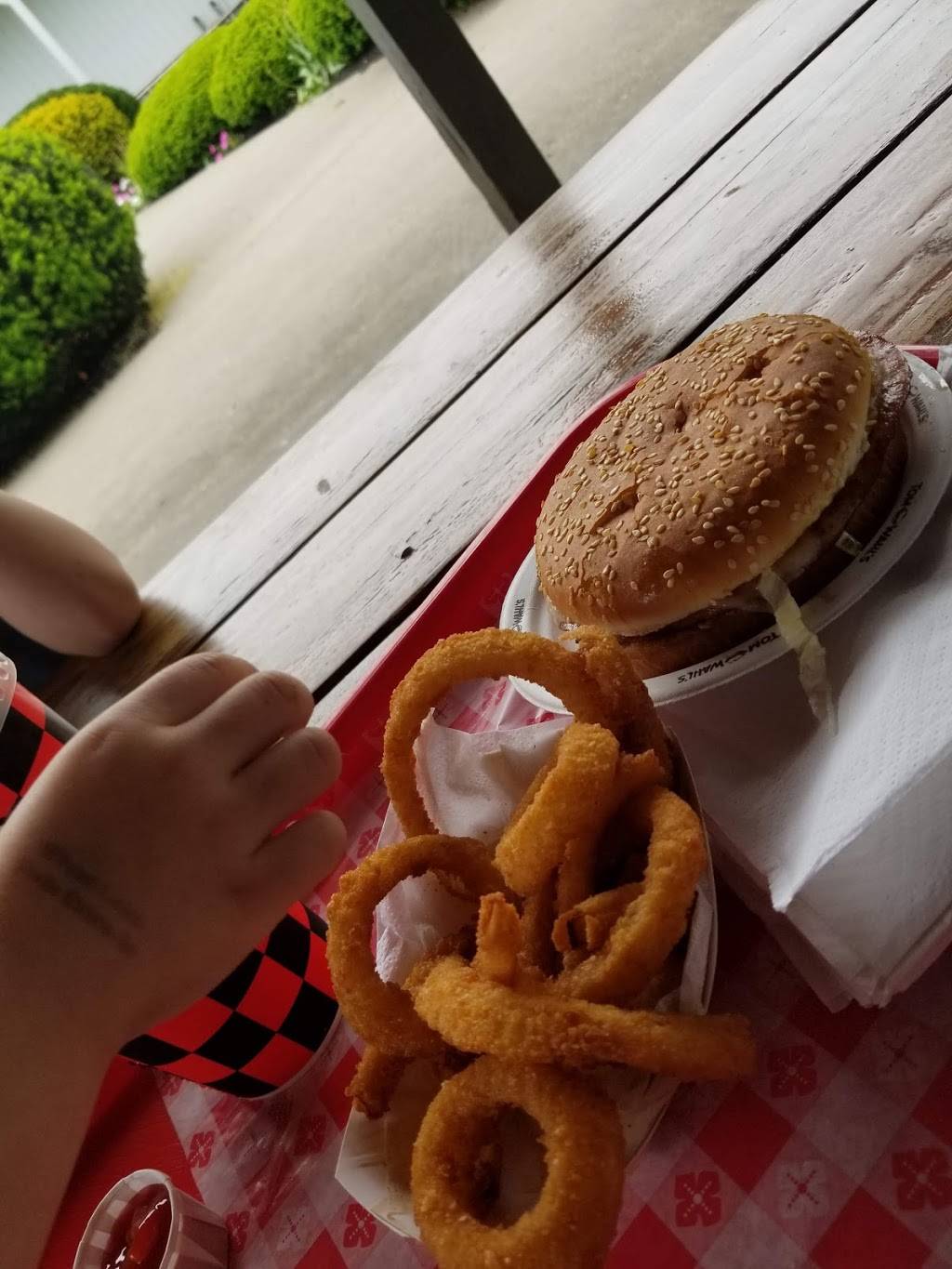 Tom Wahls Avon | restaurant | 283 E Main St, Avon, NY 14414, USA | 5852262420 OR +1 585-226-2420