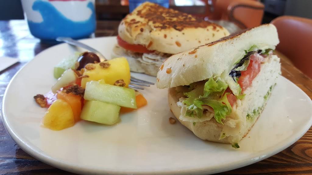 Blue Horse Beach Cafe | cafe | 4113 Main St, Fish Creek, WI 54212, USA | 9208681471 OR +1 920-868-1471