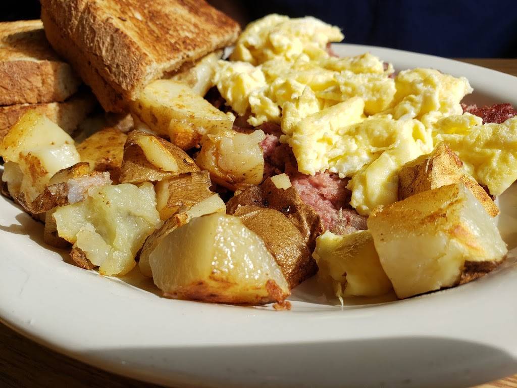 Warrens Waterfront Restaurant | restaurant | 96 Main St, Bucksport, ME 04416, USA | 2074691600 OR +1 207-469-1600