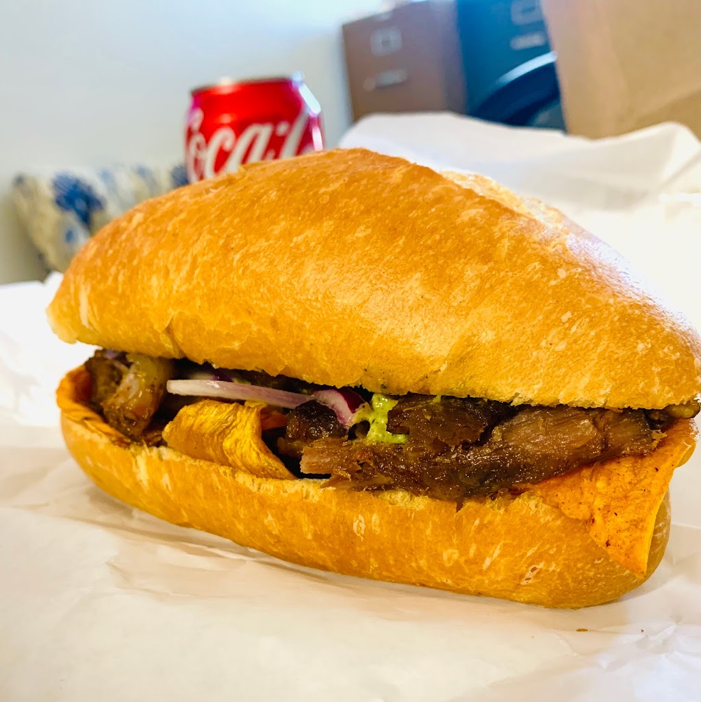 La Llamita Sanguchera | restaurant | 8106 Clearsprings Rd, Dallas, TX 75240, USA | 4698809922 OR +1 469-880-9922