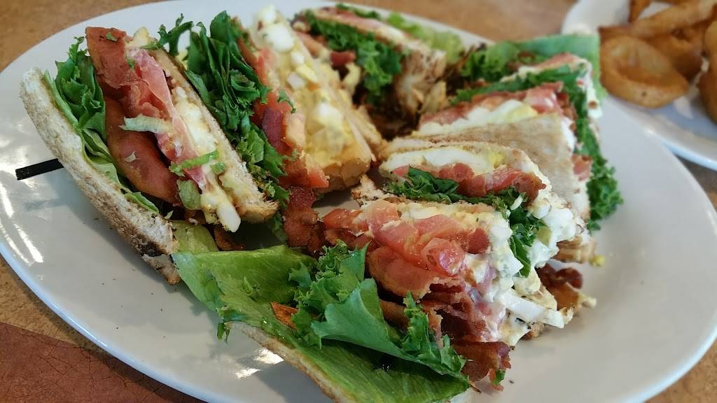 Lyndon Diner | restaurant | 1353 Kenneth Rd, York, PA 17404, USA | 7176995523 OR +1 717-699-5523