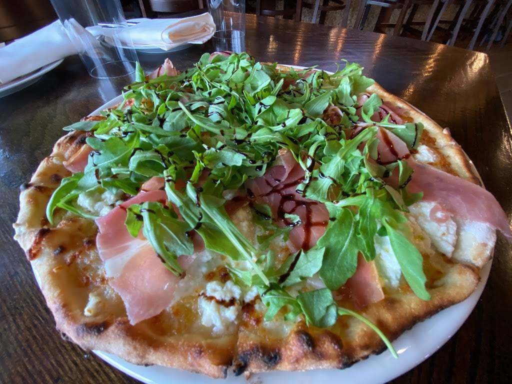 La Fortuna Bar & Restaurant | restaurant | 7365 Main St, Stratford, CT 06614, USA | 2039232300 OR +1 203-923-2300