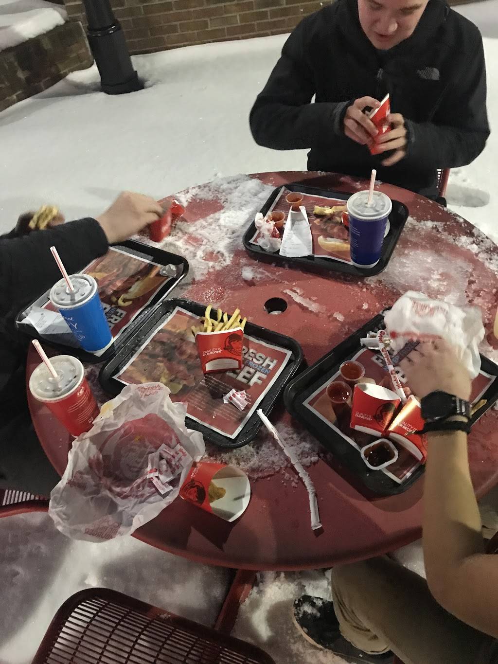 Wendys | restaurant | 26245 Novi Rd, Novi, MI 48375, USA | 2483447845 OR +1 248-344-7845