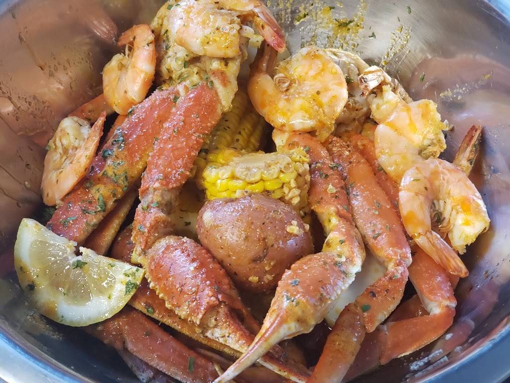 Whispers Oysters & crabhouse | restaurant | 331 W Forsyth St, Jacksonville, FL 32202, USA | 9047387148 OR +1 904-738-7148