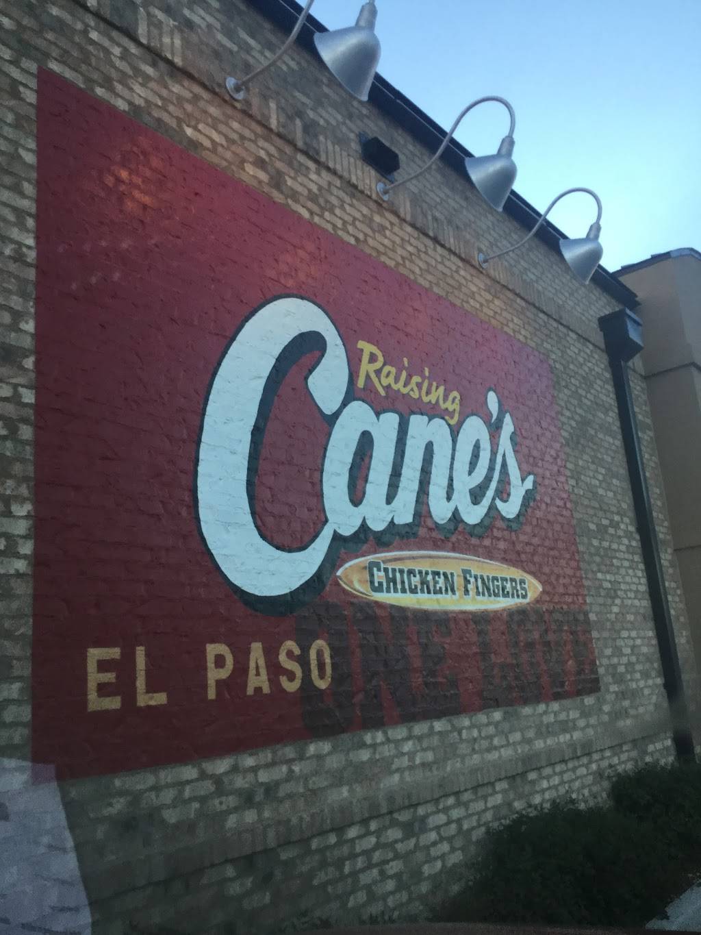 Raising Canes Chicken Fingers | meal takeaway | 2031 N Mesa St, El Paso, TX 79902, USA | 9153514303 OR +1 915-351-4303