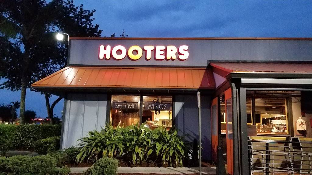 Hooters | meal takeaway | 7990 Pines Blvd, Pembroke Pines, FL 33024, USA | 9549626330 OR +1 954-962-6330