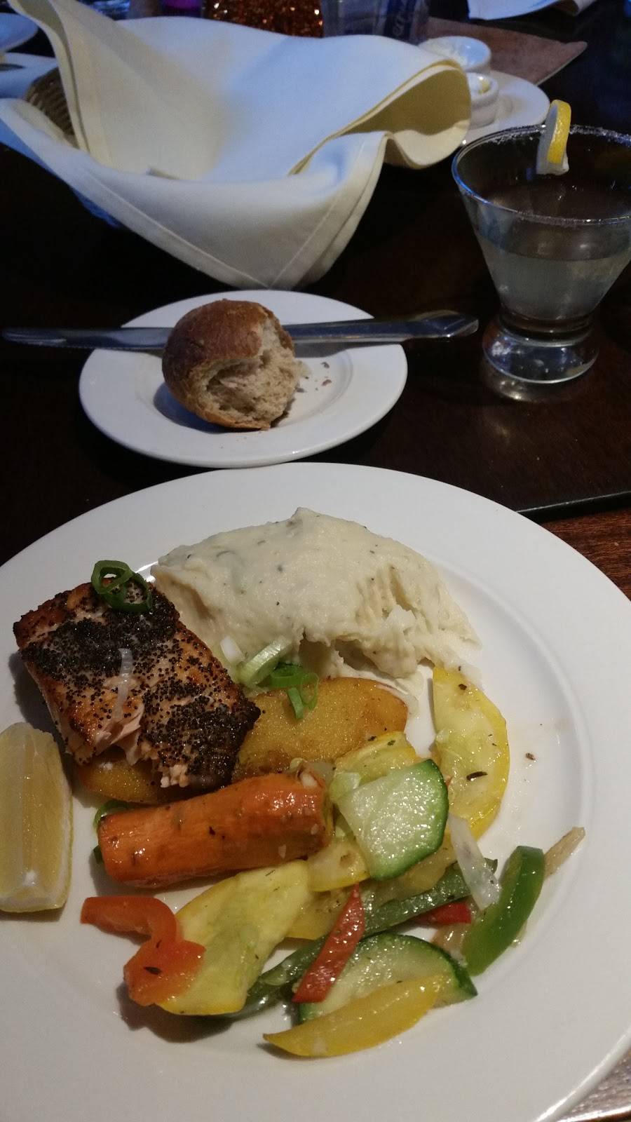 Tuckers | restaurant | 625 College Hwy, Southwick, MA 01077, USA | 4135690120 OR +1 413-569-0120