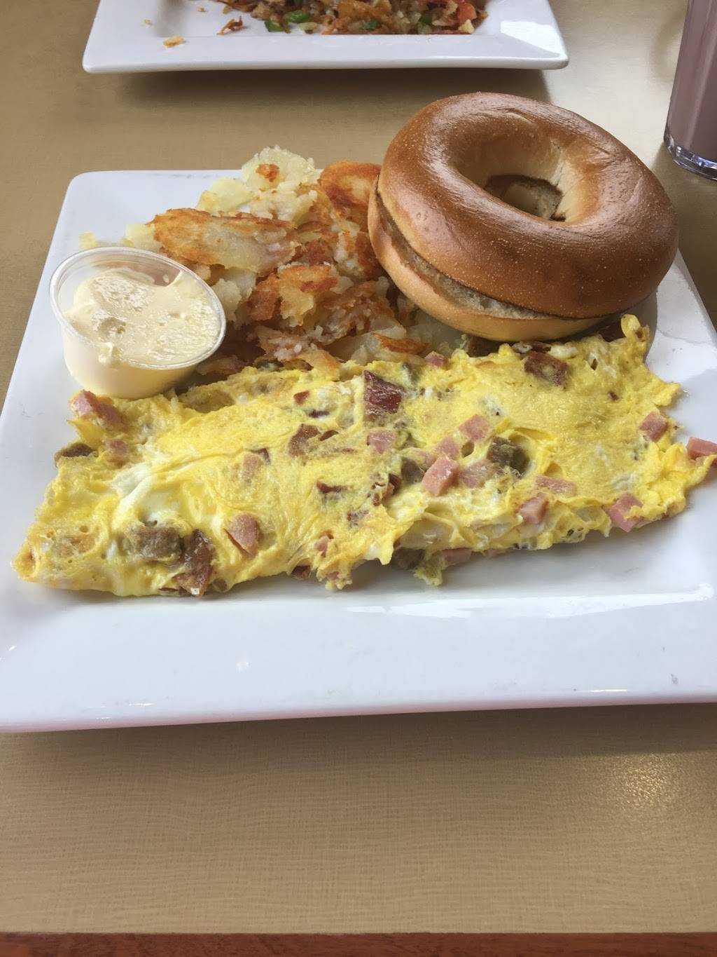 Hanover Eatery | restaurant | 9015, 5090 Bath Pike, Bethlehem, PA 18017, USA | 6108371621 OR +1 610-837-1621