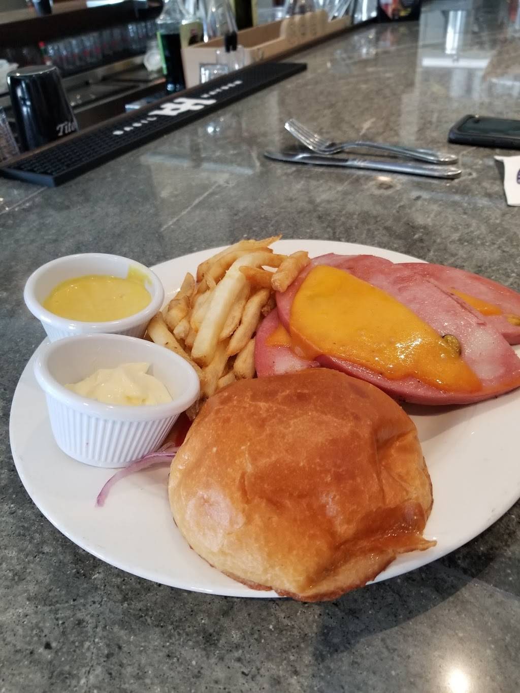 Cleveland Yacht Club | restaurant | 200 Yacht Club Dr, Rocky River, OH 44116, USA | 4403331155 OR +1 440-333-1155