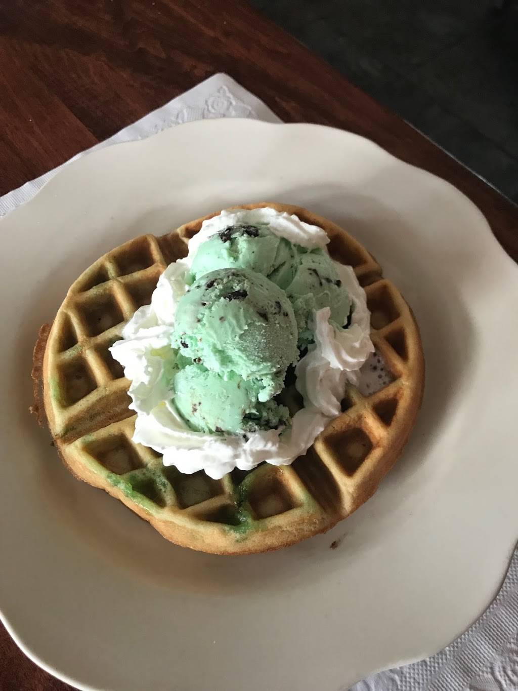 Waffle Chicken | restaurant | 1257 West Chester Pike, West Chester, PA 19382, USA | 6107199900 OR +1 610-719-9900