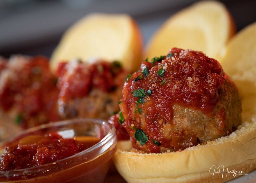 Gregorios Trattoria | restaurant | 7745 Tuckerman Ln, Potomac, MD 20854, USA | 3012966168 OR +1 301-296-6168